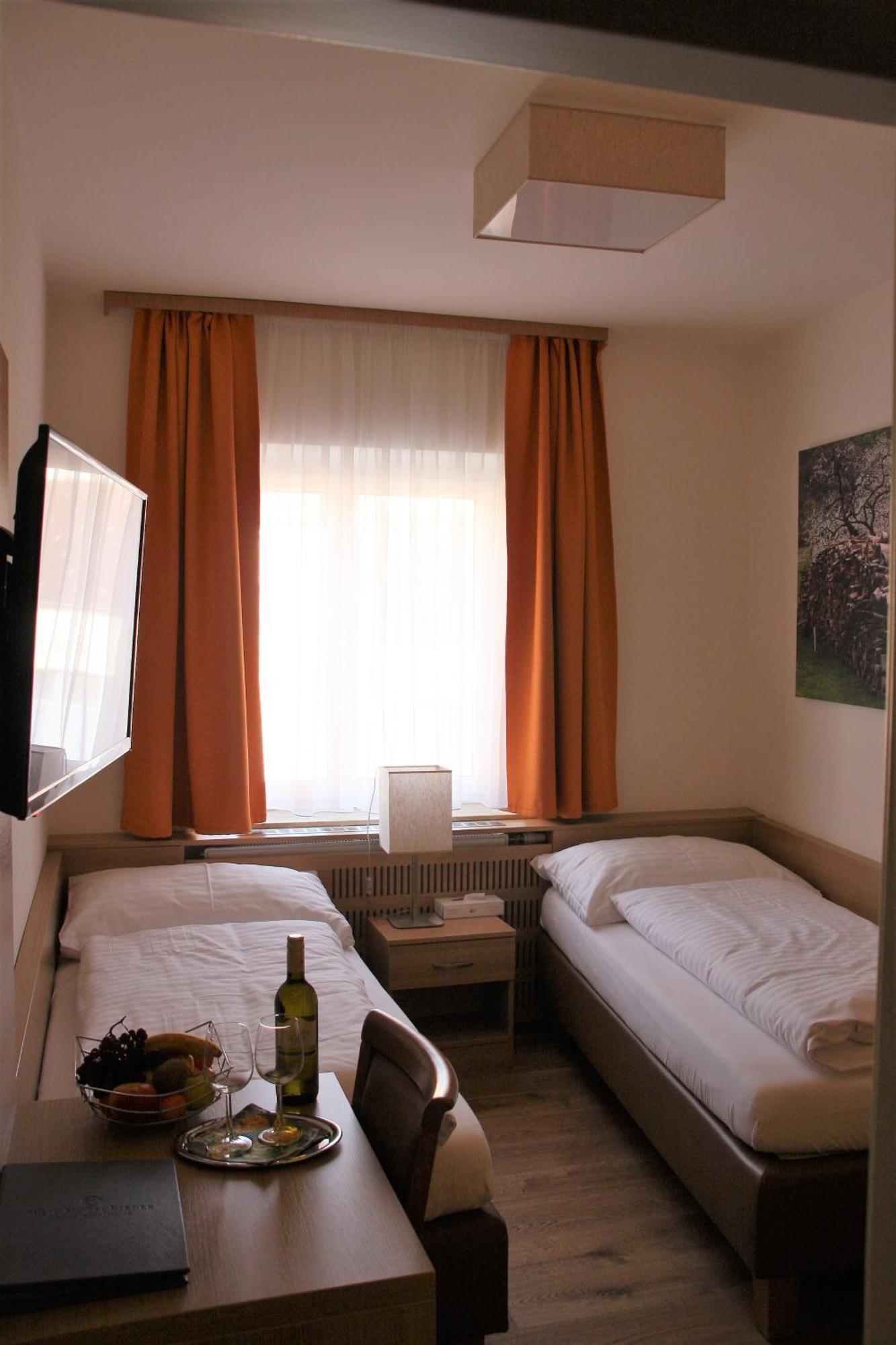 Weinhotel Rieder Poysdorf Exteriör bild